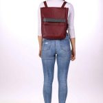 műbőr táska hátizsák háttal hodlik