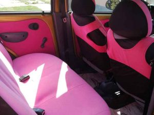 rózsaszín autókárpit