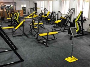 sárga műbőr edzőtermi gépek