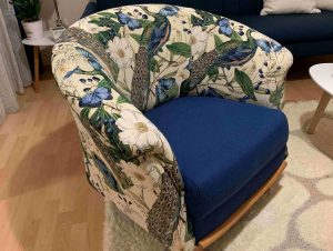 pávás bútorkáprit ekrü alapon fotel ilyen lett