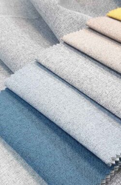 Blackout függöny Jowisz 280 cm magas 100%-ban sötétítő, puha tapintású, jó esésű függöny, látványos szövési szerkezettel, és egyébként minta nélküli, egyszínű textil