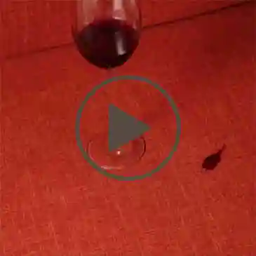 vörösbor folt tiszítása tiszta vízzel aquaclean anyagból